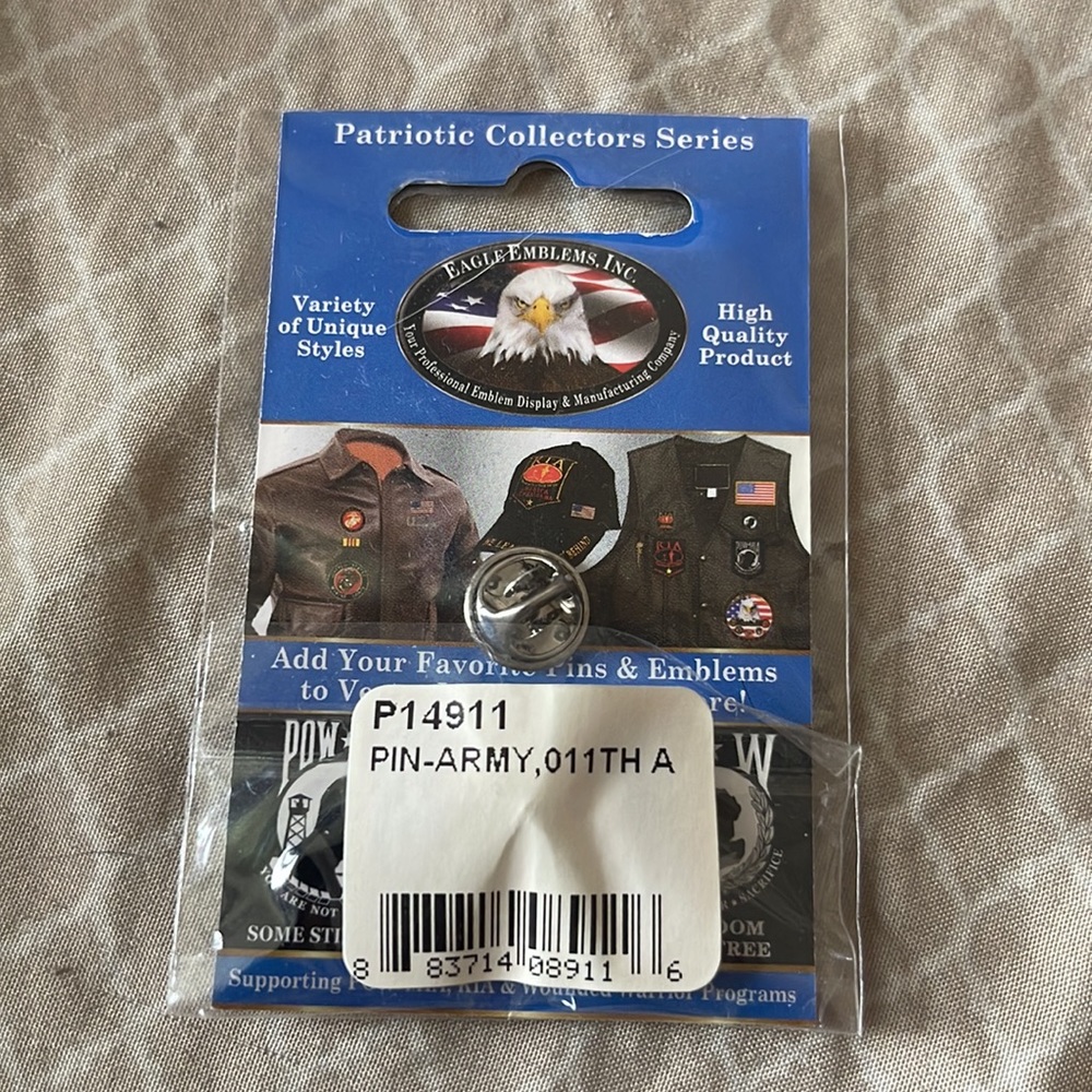 Army pin - Picture 3 of 3
